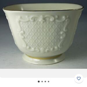 Lenox Canterbury Collection Bone Color China Nut Bowl Hand Decorated 24K Gold